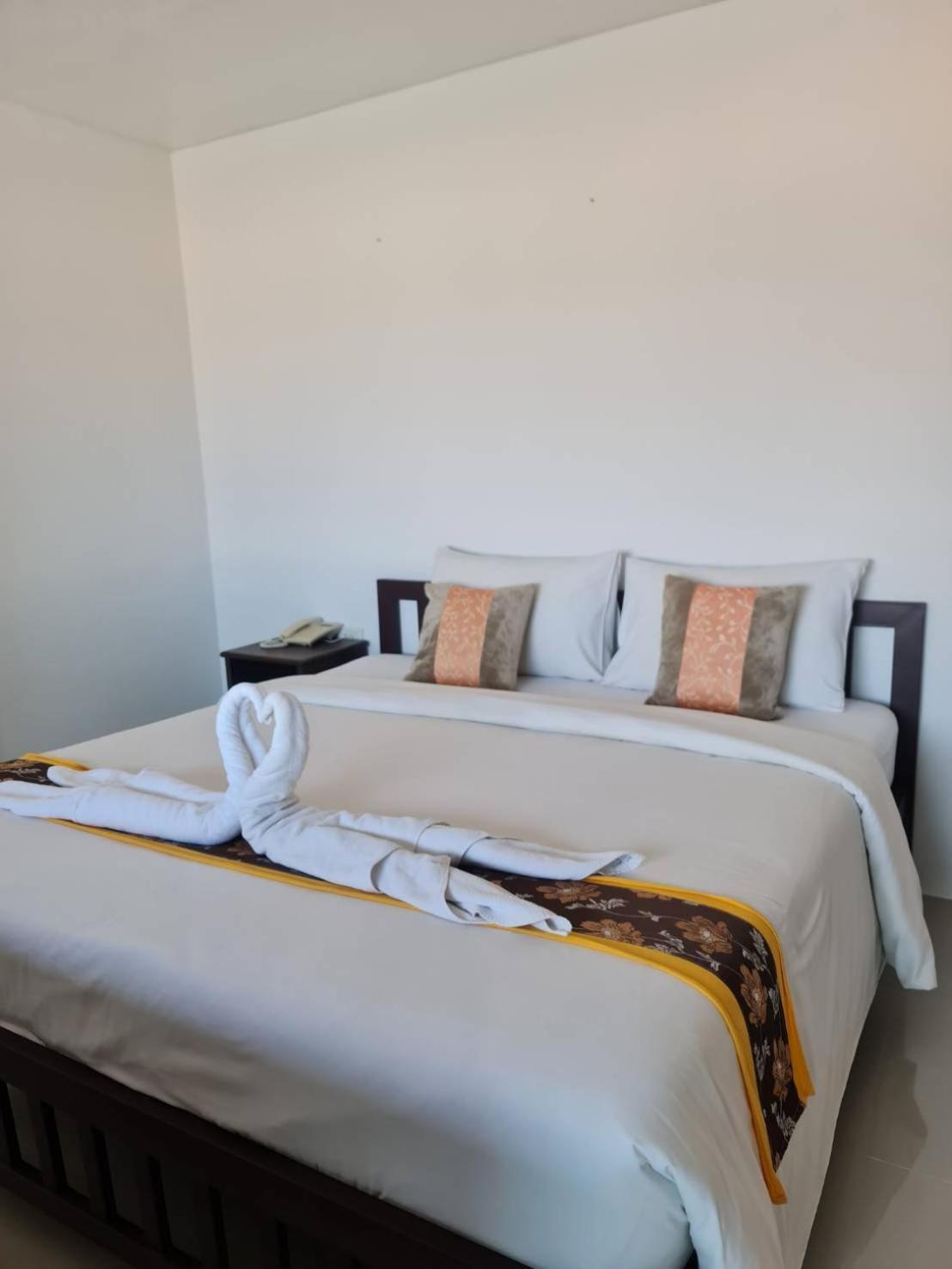 Chom By The Sea Hotel Ao Nam Mao Ngoại thất bức ảnh