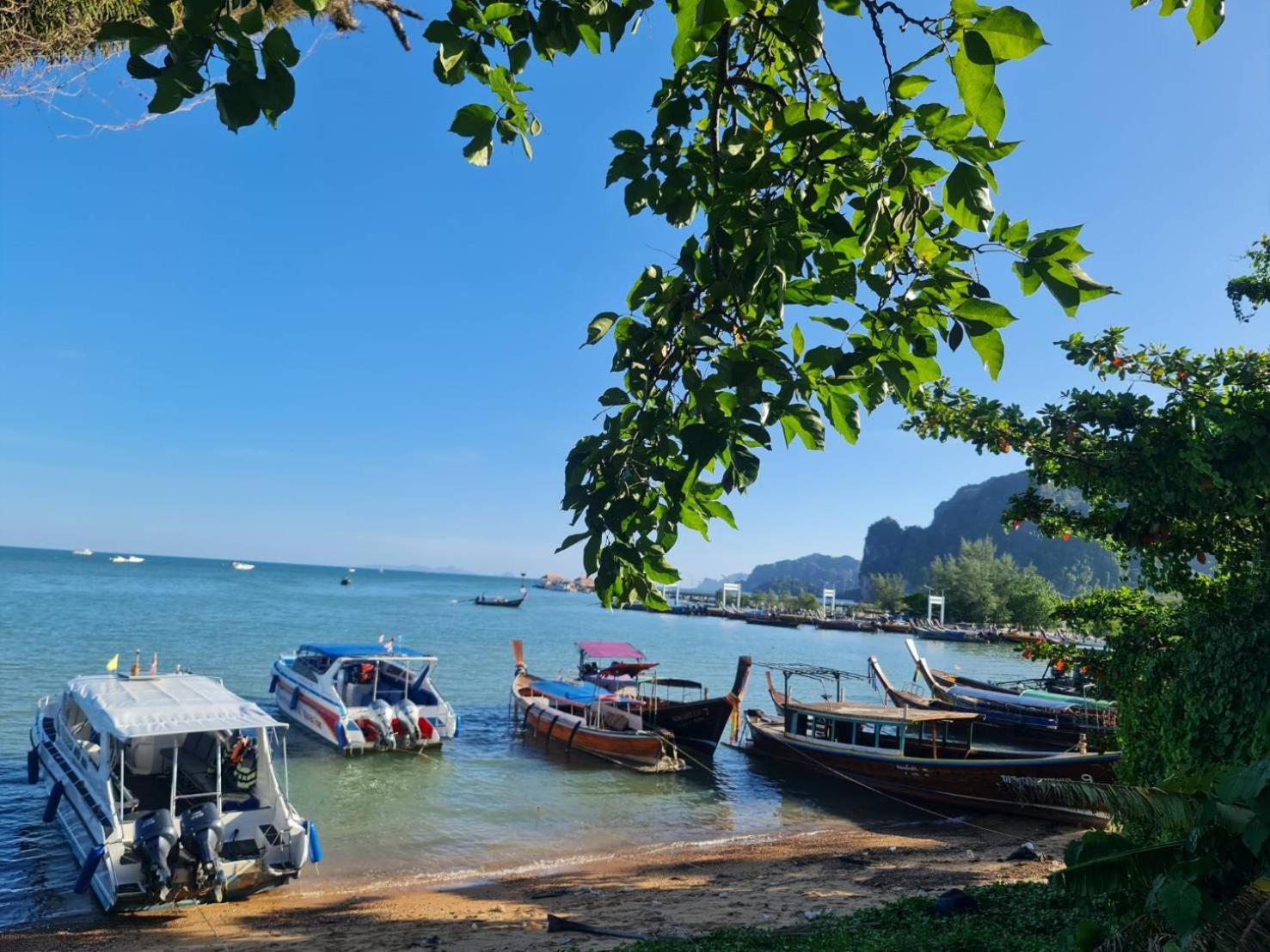 Chom By The Sea Hotel Ao Nam Mao Ngoại thất bức ảnh