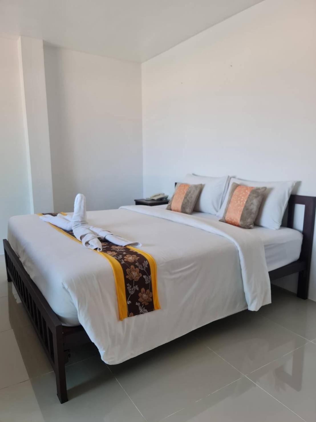 Chom By The Sea Hotel Ao Nam Mao Ngoại thất bức ảnh