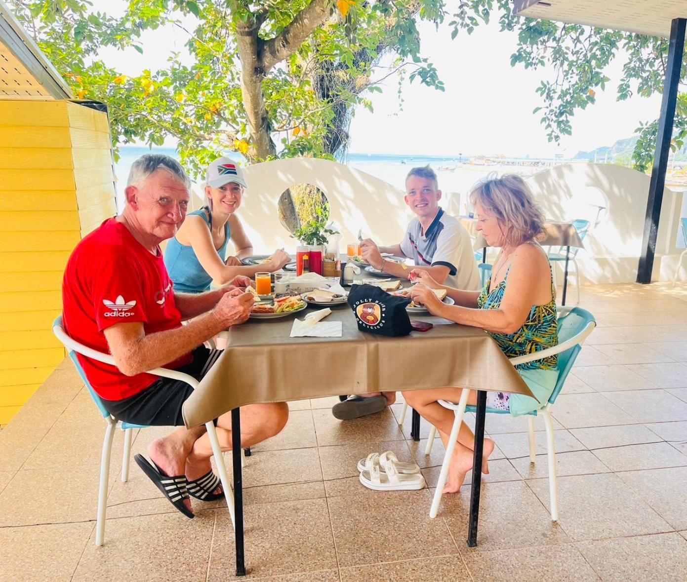 Chom By The Sea Hotel Ao Nam Mao Ngoại thất bức ảnh