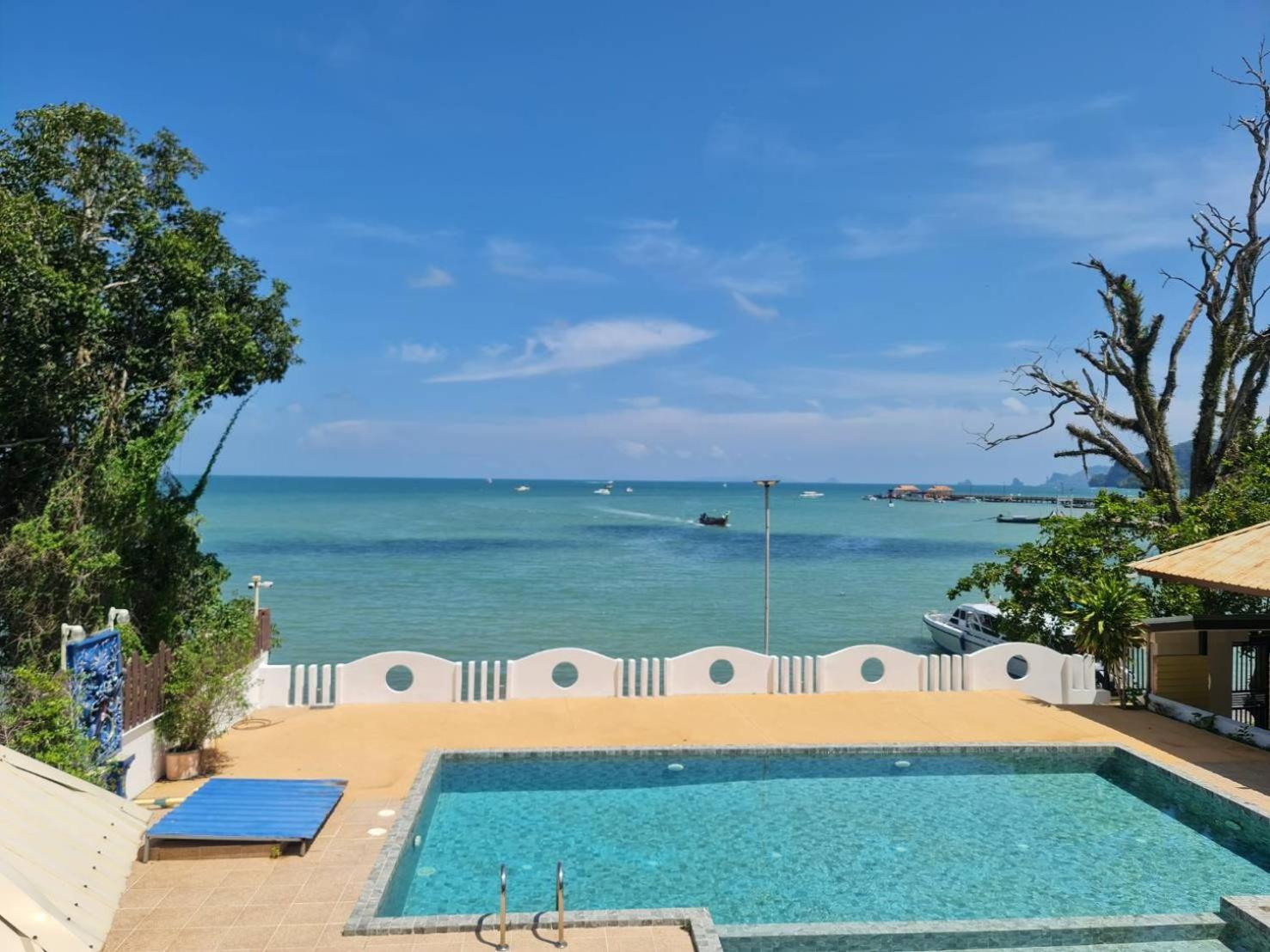 Chom By The Sea Hotel Ao Nam Mao Ngoại thất bức ảnh